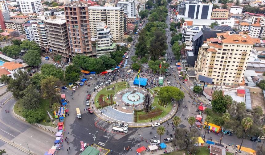 Cochabamba vive una jornada deportiva y ambiental por el Día del Peatón