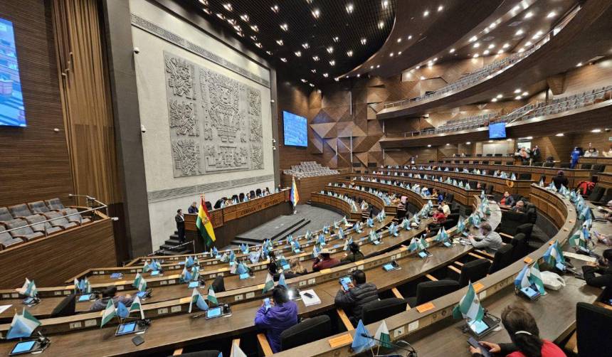Diputados aprueban el crédito de $us 74 millones para el tramo carretero Okinawa - Los Troncos en Santa Cruz
