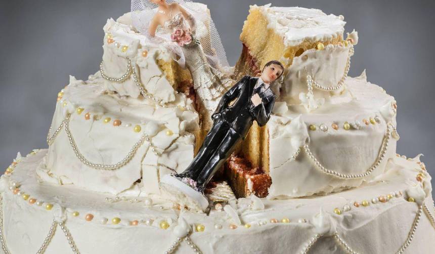 Mujer se entera que su novio le fue infiel y lo expone frente a todos el día de su boda