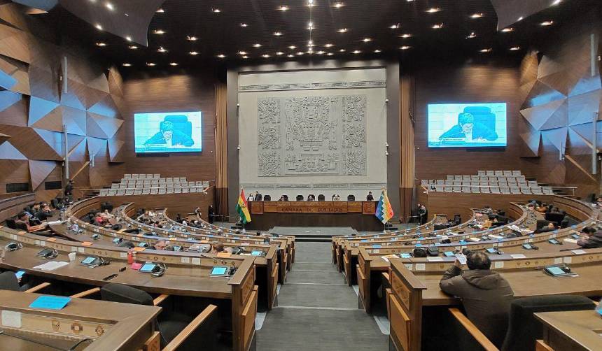 Agenda semanal de Diputados contempla nueve préstamos millonarios; aún no hay convocatoria a sesión