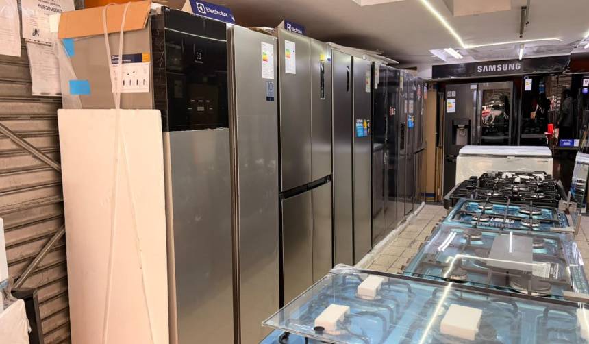Comerciantes en La Paz dicen que alza del dólar eleva hasta en Bs 400 el precio de los electrodomésticos