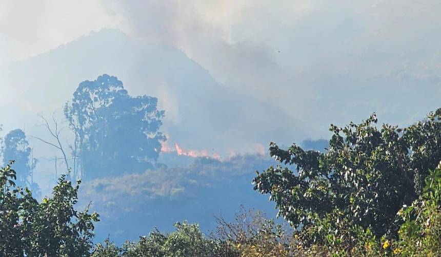 Cochabamba: Voraz incendio en el Parque Tunari se expandió por fuertes vientos