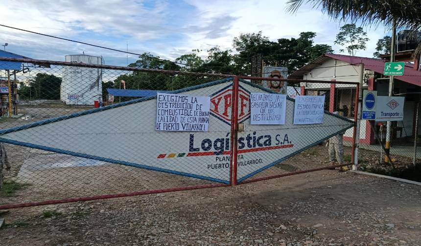 Transportistas del trópico instalan vigilia en YPFB de Puerto Villarroel; exigen la verificación de la calidad del combustible