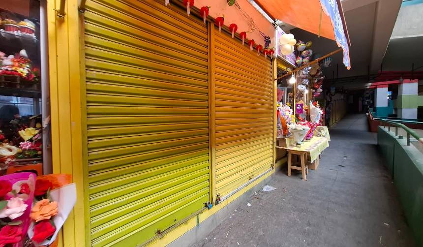 “Van a querer regalar a mamá un pollo antes que flores”: Comerciantes reportan baja a horas del Día de la Madre 
