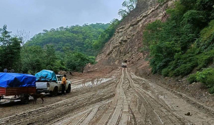 Santa Cruz: ABC anuncia cortes esporádicos en la ruta a Los Valles por trabajos en el sector Petacas