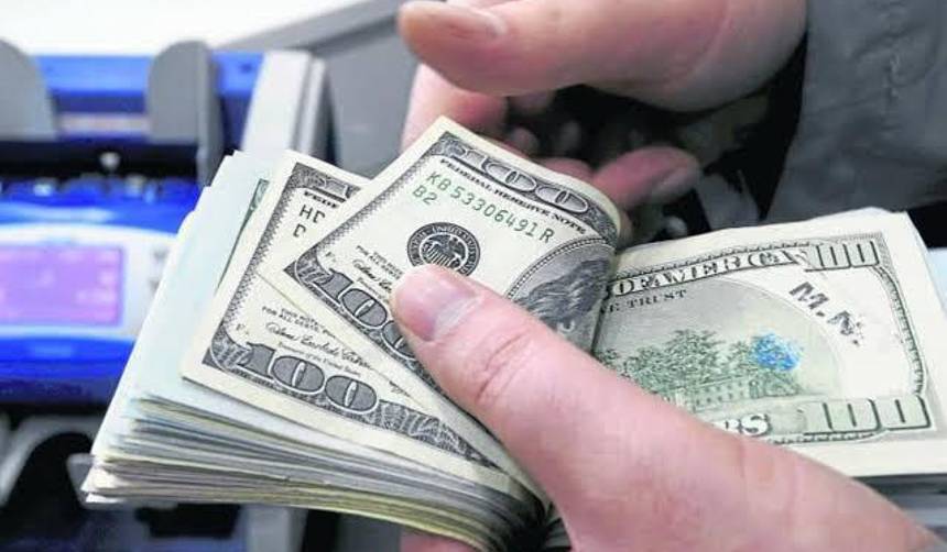 Tras medidas del BCB, el dólar oficial baja más de 20 centavos para este jueves 