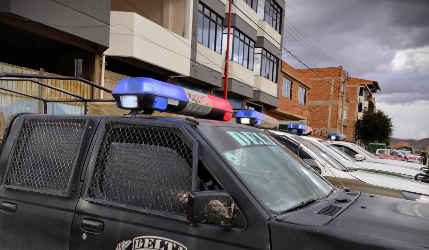 Dictan detención preventiva para un militar y un civil por portar 348 frascos de mercurio en La Paz, reporta la Policía 