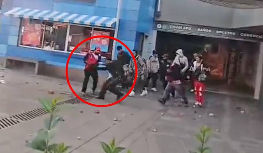 Aprehenden a dos hombres por la brutal golpiza a un policía en el teleférico y son denunciados por tentativa de asesinato