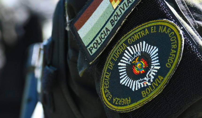 Tres hombres armados y vestidos de policías antidroga robaron en una casa en Cochabamba