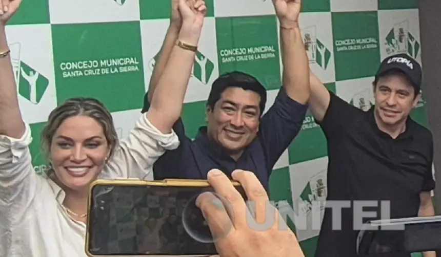 En tensa sesión eligen a Israel Alcócer como presidente del Concejo Municipal de Santa Cruz de la Sierra