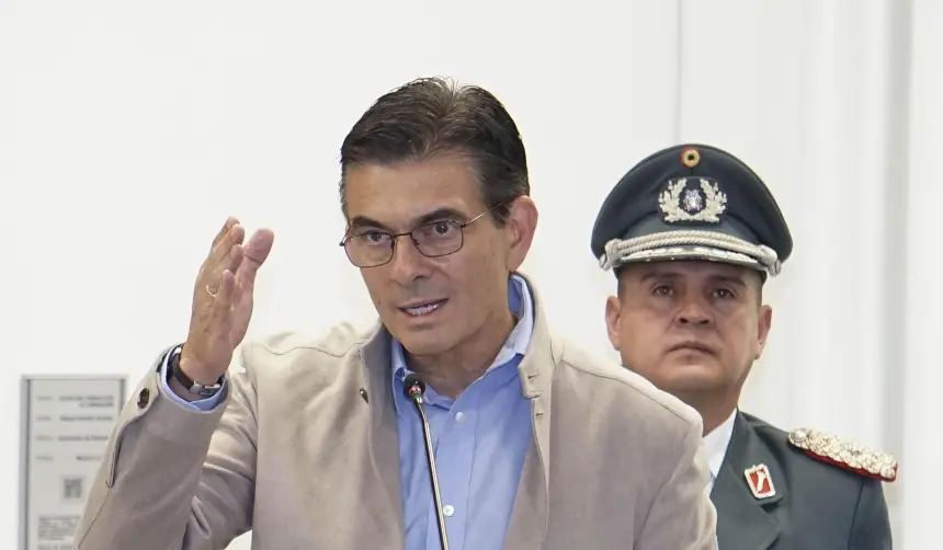 Rige el Decreto Supremo 5516 que abroga al 5503 y mantiene nuevos precios de combustibles y otras políticas sociales