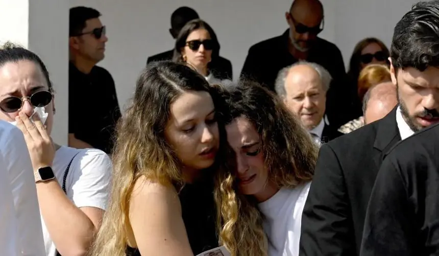 La emotiva despedida a Diogo Jota a su última morada; familiares y gente del fútbol asistieron al funeral