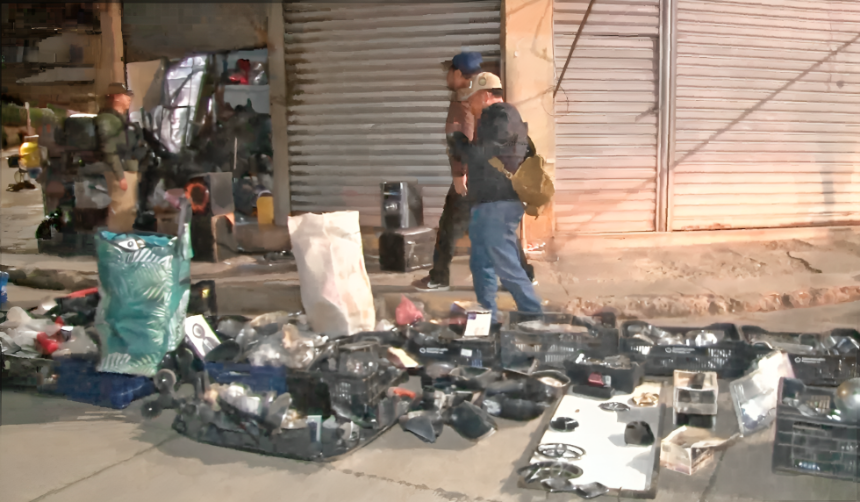 Hallan varios objetos de “dudosa procedencia” al interior de una tienda de autopartes, hay un aprehendido