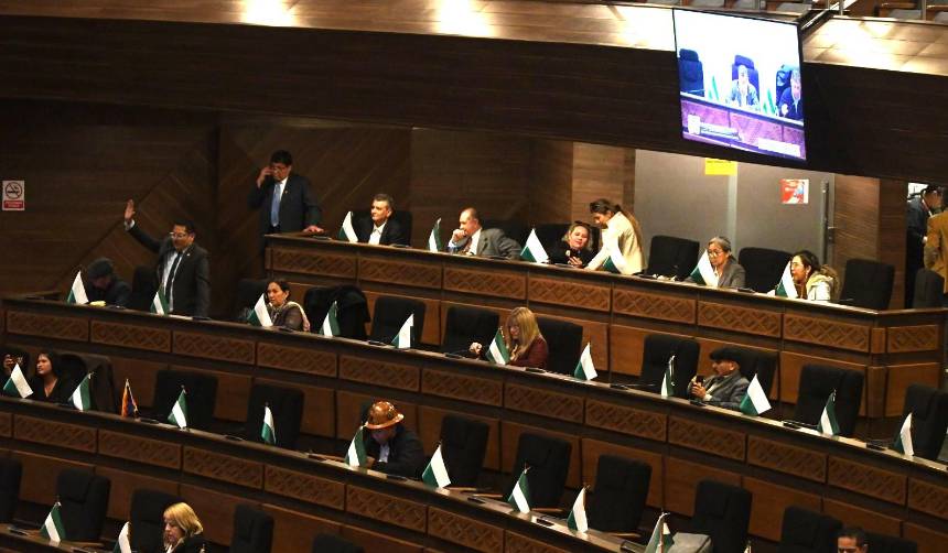 Cívicos piden publicar la lista de parlamentarios cruceños que votaron a favor de la ampliación del Estado de excepción
