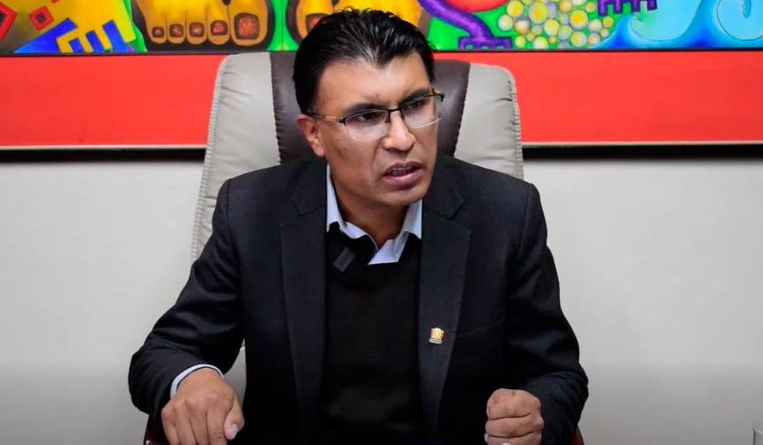 “El Gobierno no les ha dado plata”: Oviedo responde al senador Condori y lo acusa de “agitar” e incitar a los bloqueos