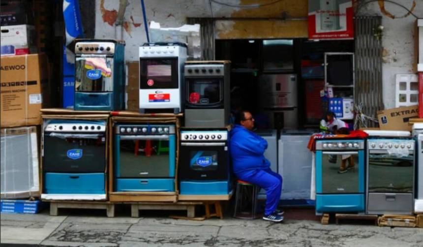 La Paz: Comerciantes de línea blanca reportan caída en las ventas por la subida del dólar oficial