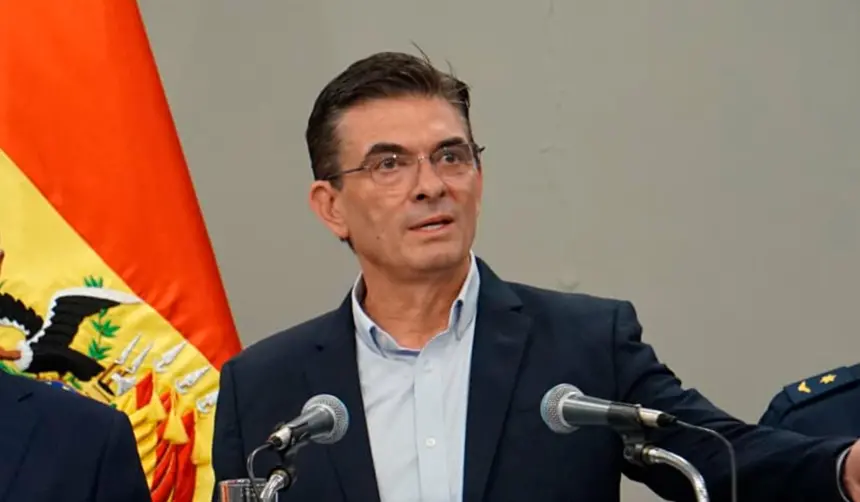 Paz señala que el sistema fiscal castiga a emprendedores y dice que hará “anuncios importantes” para este sector 