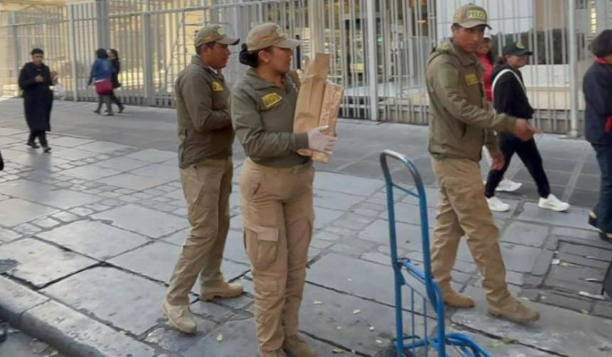 Fiscalía y Policía secuestran documentos de YPFB por presunto sobreprecio en compra de crudo