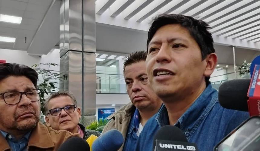 “Estamos pagando”: YPFB sale al frente de las denuncias sobre el resarcimiento y cuestiona el paro de los choferes