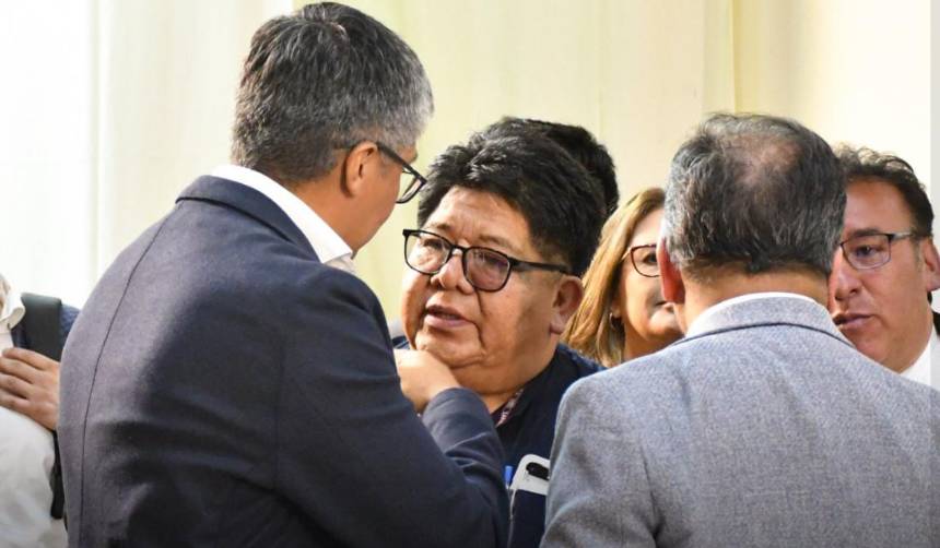 “Si se incumple el acuerdo, iniciaremos nuevamente el paro indefinido”, advierte dirigente de los choferes de La Paz 