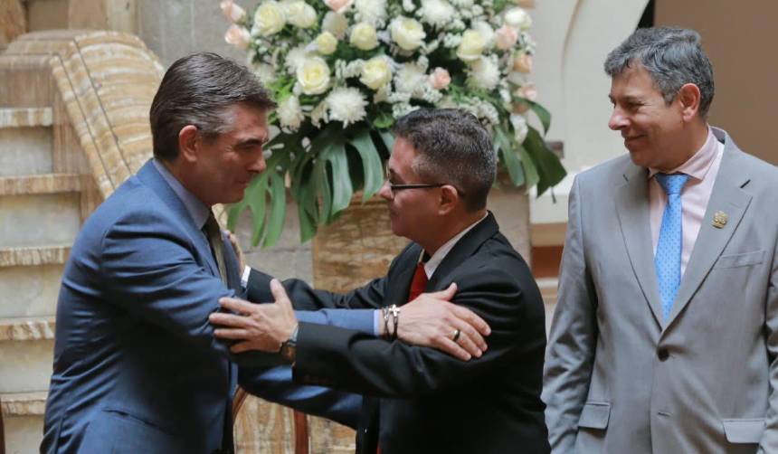 Paz pide al nuevo fiscal general garantizar la independencia del Ministerio Público y le plantea otros tres desafíos