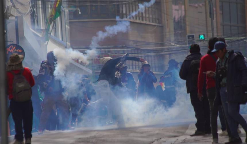 Plataformas ciudadanas marchan para exigir el cese a los bloqueos y la violencia en La Paz 