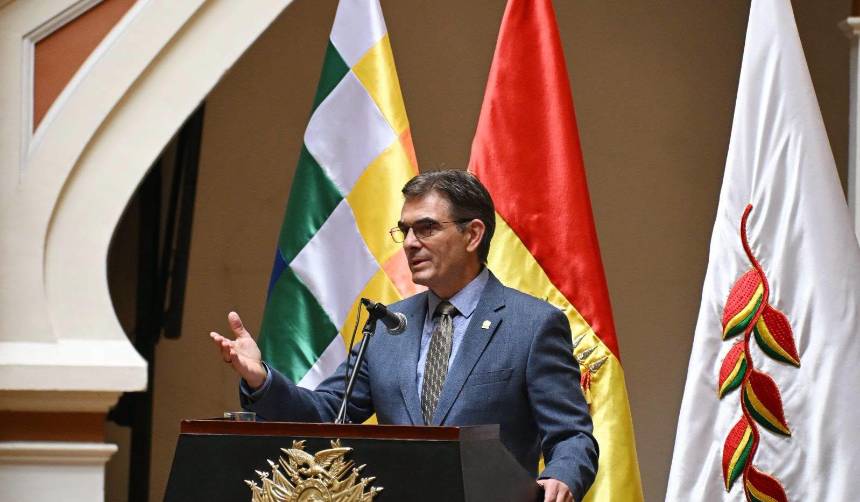 “Los viajes de Paz están muy bien, pero eso no es diplomacia”: Aparicio apunta al plan del Gobierno de abrir Bolivia al mundo