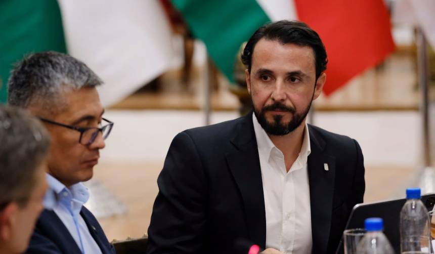 Velasco: “El compromiso del presidente es la coparticipación tributaria a partir del 2027” 