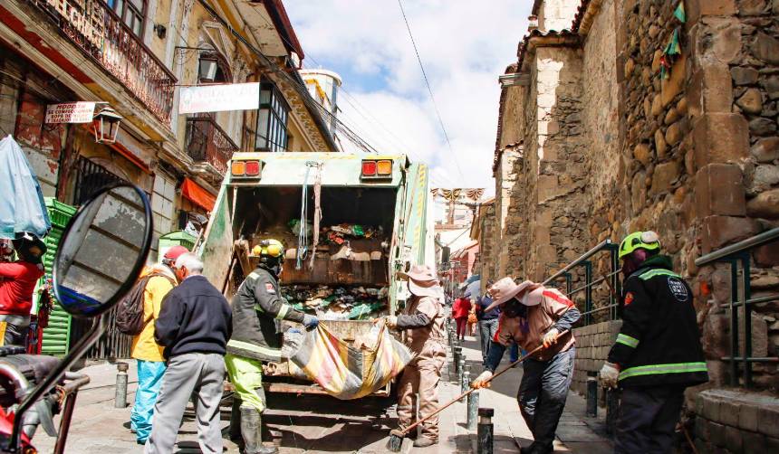 Concejal de La Paz: “Los carros basureros están viejos y hasta hoy no vemos una planta de tratamiento de la basura”