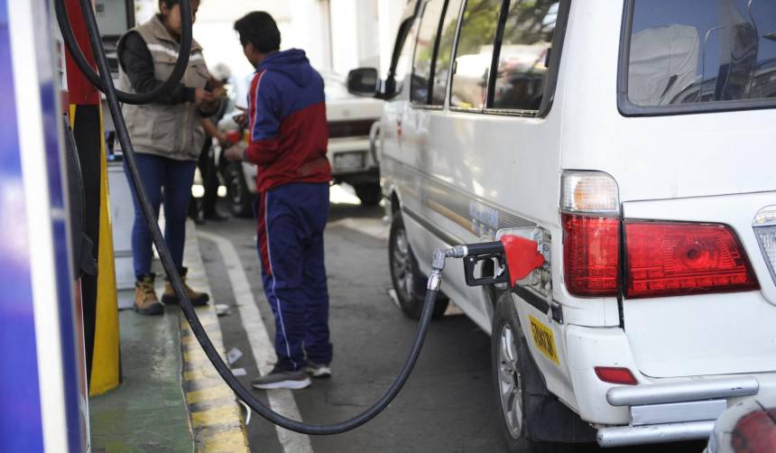 “Seguimos afectados”: Transporte libre de Cochabamba advierte con protestas, si el Gobierno no garantiza remplazo de la gasolina desestabilizada