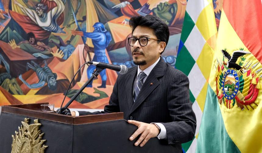 Ministro Aramayo: “El Estado debe concentrar sus esfuerzos en responder con eficiencia a las necesidades de la población”
