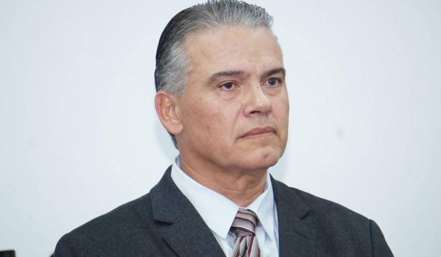 Justiniano por Salinas: El zar antidrogas será el nuevo ministro de Defensa
