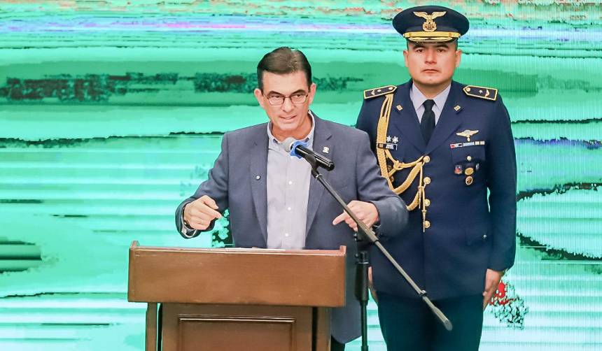 Paz anuncia una comisión para impulsar la reforma parcial de la Constitución