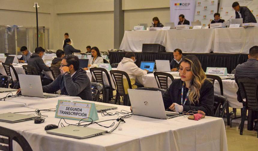 Cochabamba: Llegan las maletas electorales que faltaban al TED; se espera conocer si habrá segunda vuelta a la Gobernación
