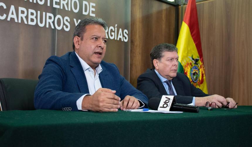 “Hemos tomado medidas para que no vuelva a ocurrir”, señala el presidente de YPFB sobre la gasolina de mala calidad