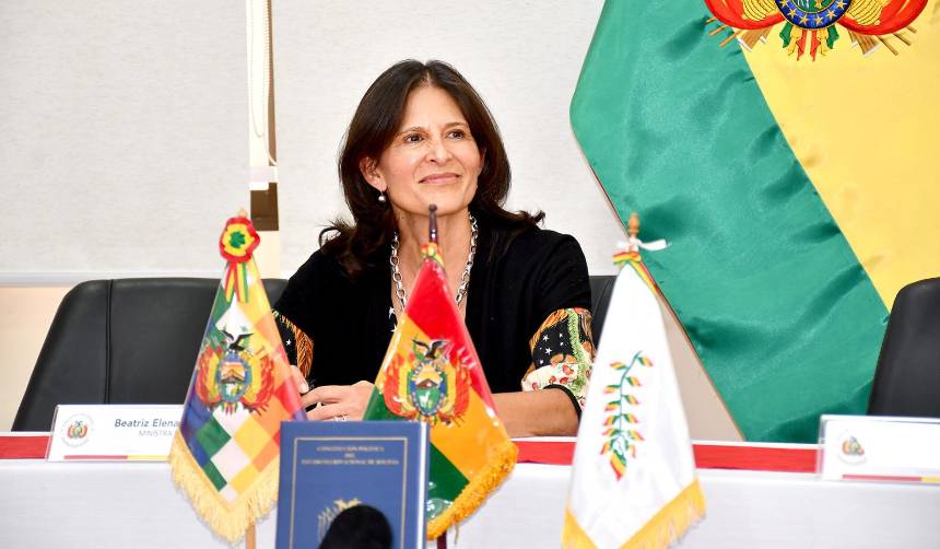 Ministra de Educación afirma que “no hay condiciones para un incremento salarial”, pero anuncia 4.000 ítems nuevos