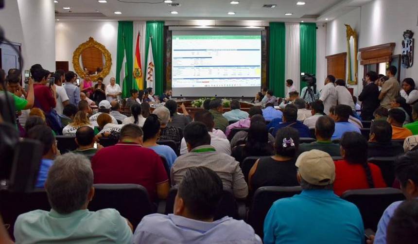 Santa Cruz: Concejo y transportistas retoman reunión por el pasaje bajo advertencia de paro de 48 horas