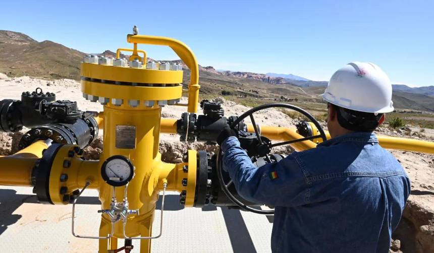 Gobierno autoriza a refinerías importar petróleo para producir combustibles y venderlos sin subvención