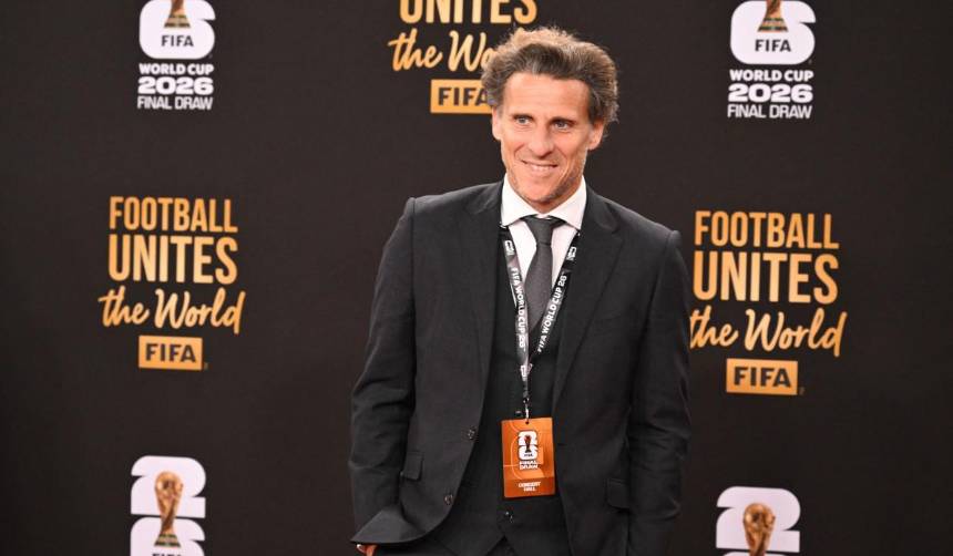 Uruguay anuncia a Diego Forlán como DT tras la salida de Bielsa