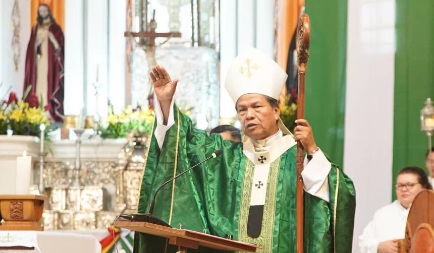 “Estamos como en un hoyo”: El Arzobispo de Santa Cruz pide acudir a Dios y habla de la IA