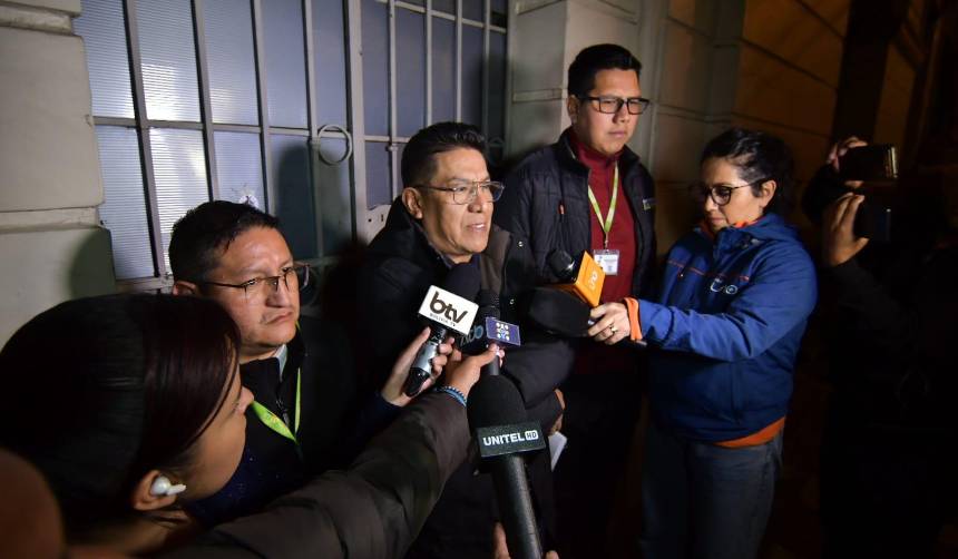 Fiscal dice que investigación por organización criminal incluye la época que Mariaca ejercía como abogado