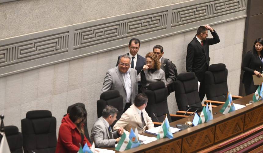 Interpelación: Ministro de Educación evita la censura, pero no alcanza los dos tercios para lograr el voto de confianza