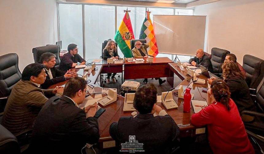 Comisión de Constitución entra en cuarto intermedio y posterga el tratamiento de las acefalías en el TCP y el TSJ
