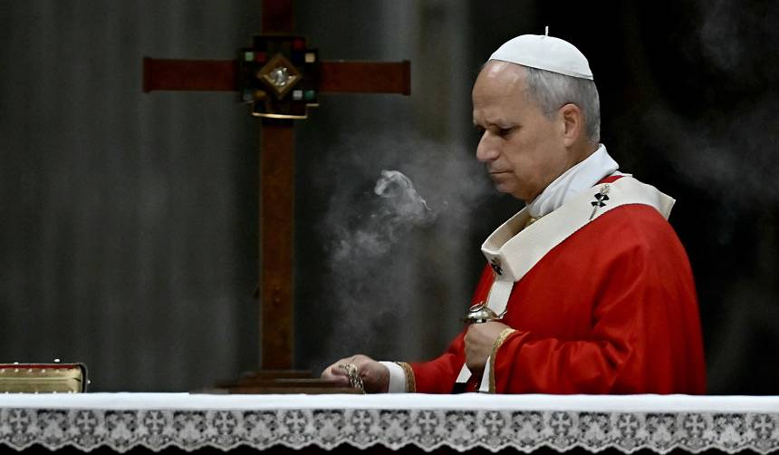Al papa León XIV le extirparon un tumor canceroso del pulmón, según el Vaticano