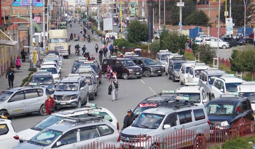 Industriales de La Paz rechazan el paro de los transportistas y señalan que esta medida solo afecta la economía