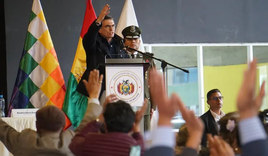 Paz, en el Consejo Económico y Social: “La revolución no es con muerte; COB, Túpac, vengan al diálogo”