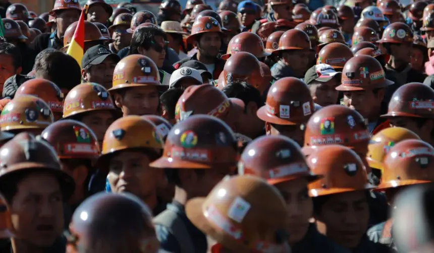 Tras movilización en La Paz, Gobierno y mineros sindicalizados instalan mesa de diálogo