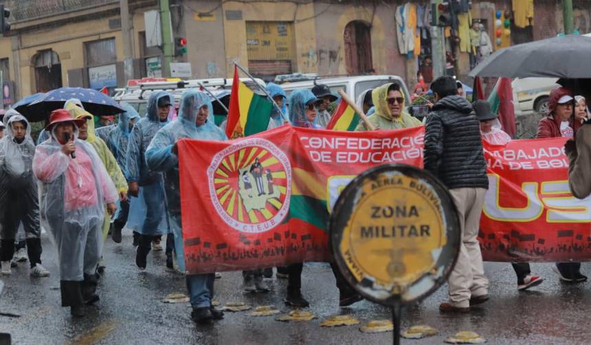 Dirigente del magisterio dice que existe una supuesta lista para arrestarlos: “Si se atreven, vamos a bloquear carreteras”