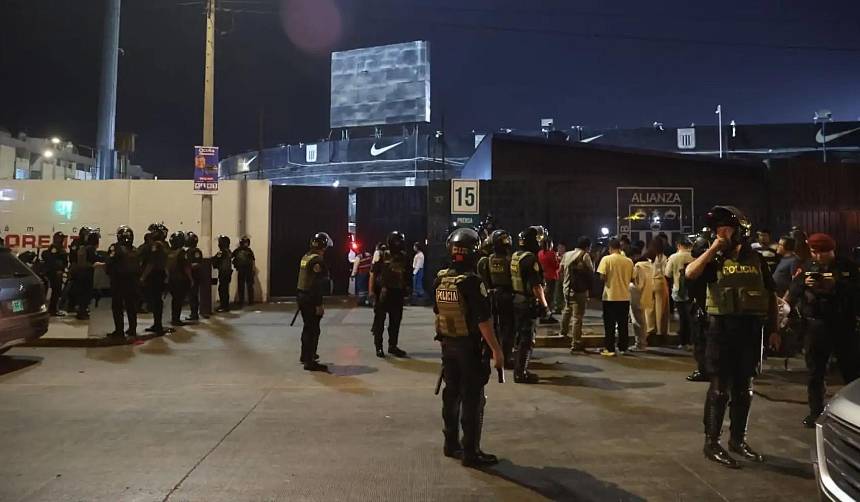 Al menos 60 heridos tras caída de pared del estadio del Alianza Lima en evento de hinchas