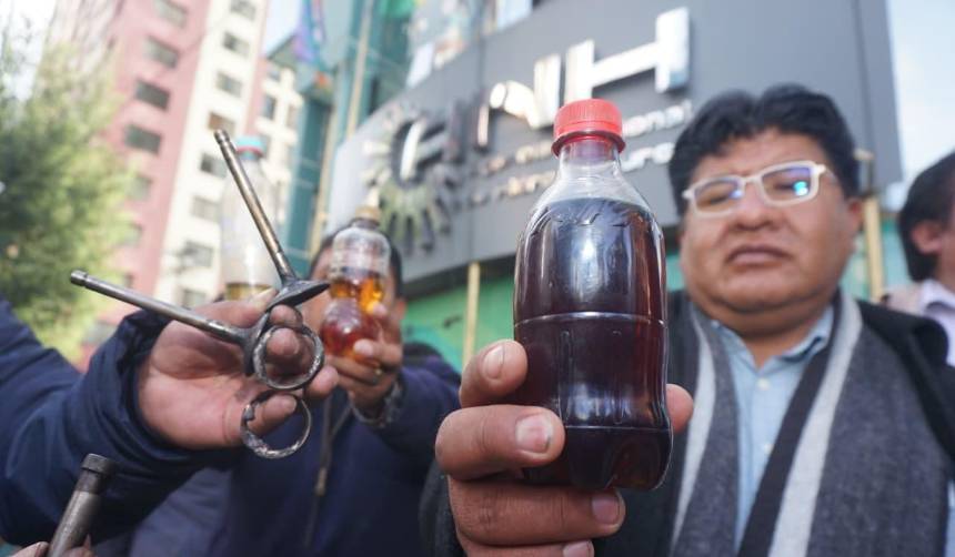 Calidad de gasolina: Senador Roca presenta denuncia por “daños” y apunta a YPFB y la ANH por “falta de control técnico”